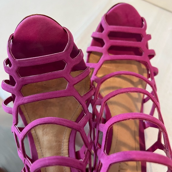 Schultz - Picture 5 of 8